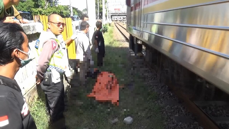 Pria Ditemukan Tewas di Pinggir Rel Jatinegara, Diduga Tertabrak Kereta