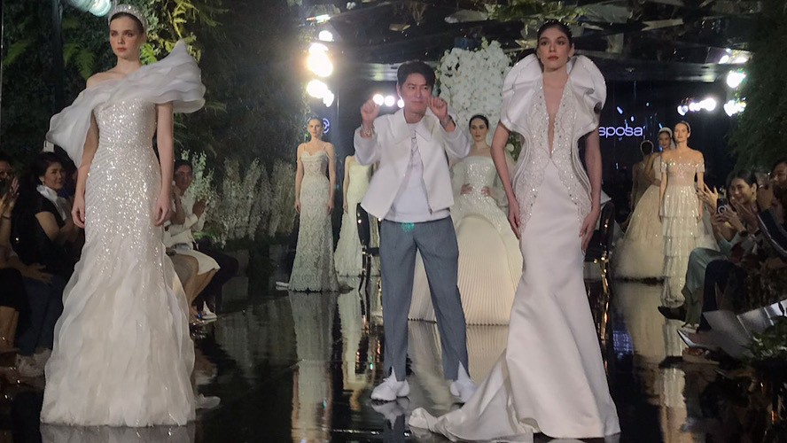 Desainer Sebastian Gunawan Hadirkan 14 Tren Gaun Pengantin Terbaru di Park Hyatt Jakarta