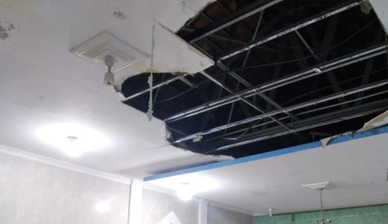 Angin Kencang di Bogor, Atap Rumah Berterbangan dan Pohon Tumbang