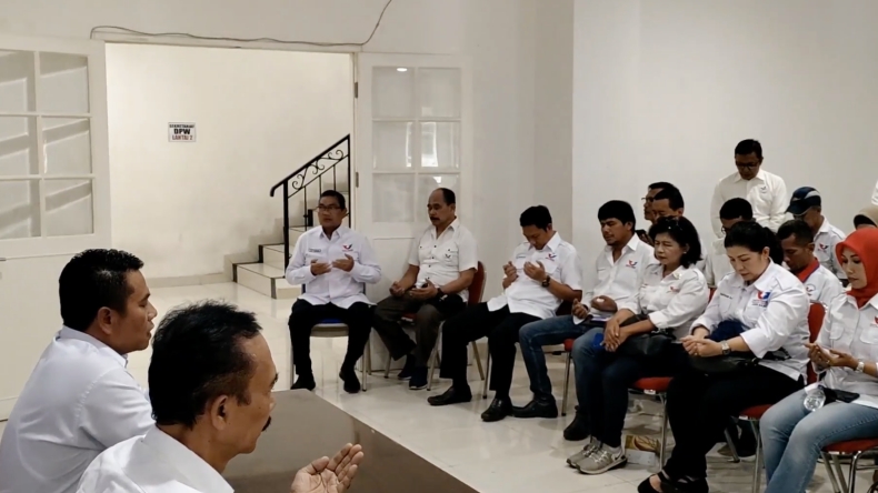Diawali Doa Bersama, DPW Partai Perindo Jawa Barat Resmi Daftarkan 120 Nama Bacaleg