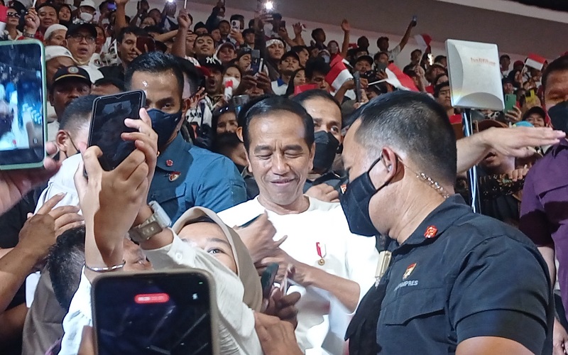 Jokowi ke Relawan: Kalau Keliru Pilih Pemimpin di 2024, Hilang Kesempatan Jadi Negara Maju
