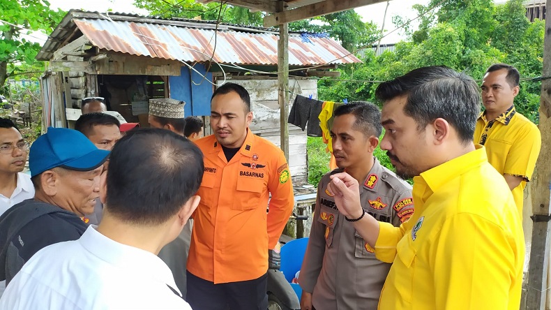 Plt Ketua Partai Golkar Kubu Raya Loncat ke Sungai Kapuas usai Daftar Bacaleg