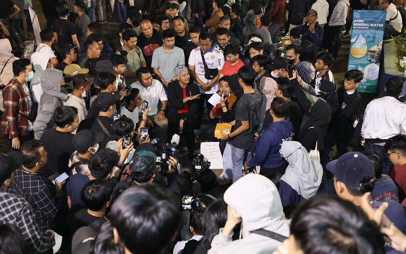 Ganjar Diskusi Kewirausahaan dengan Anak Muda Bandung, Beberkan Program Lapak