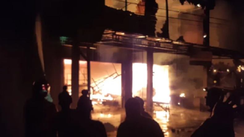 Kebakaran Hari Ini di  Sanggau, 8 Bengkel Motor Hangus
