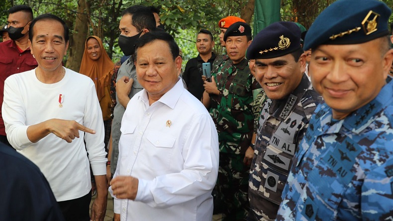 Jokowi dan Prabowo Tanam Mangrove Bersama, Warga Teriakkan Nama Prabowo