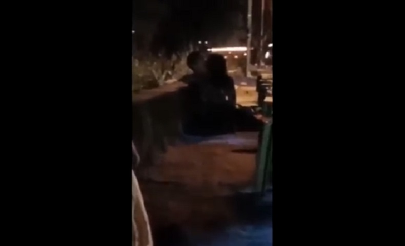 Viral Pasangan Remaja Mesum di Warung Angkringan Tepi Sungai Brantas Mojokerto 