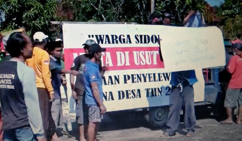Ratusan Warga Sidomulyo Demak Geruduk Balai Desa, Tuntut Penyelesaian PTSL