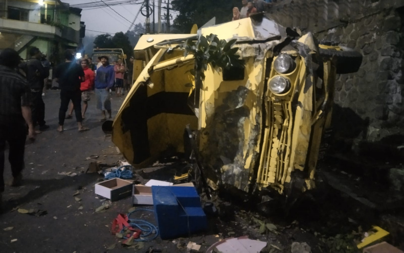 Buntut Kecelakaan Truk Tabrak 5 Kendaraan Tewaskan 3 Orang, Jalur Klemuk Batu Ditutup
