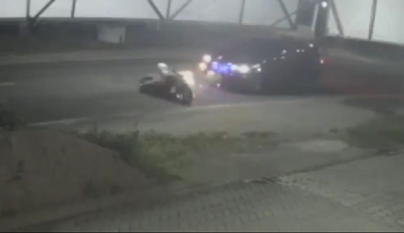 Kecelakaan di Madiun, Mobil MPV Tabrak Pemotor hingga Terseret 200 Meter dan Tewas 