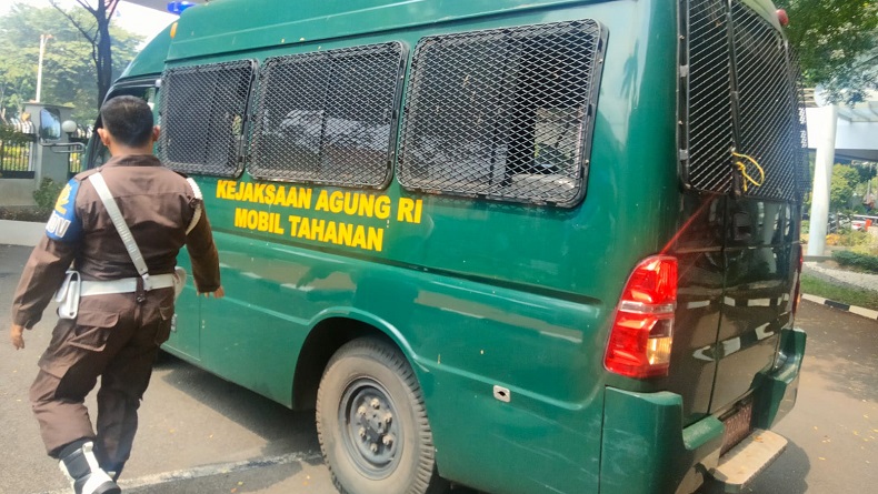 Johnny G Plate Diperiksa, Mobil Tahanan Terparkir Depan Kejagung