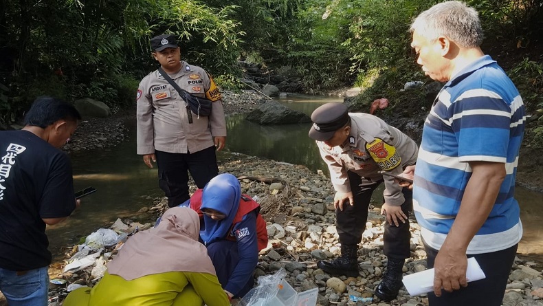 Bayi Baru Lahir Ditemukan di Bawah Jembatan Citeri Cianjur, Diduga Dibuang Ibunya
