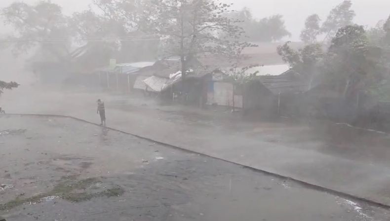 Ratusan Muslim Rohingya Tewas akibat Topan Mocha, Korban Selamat Belum Dapat Bantuan