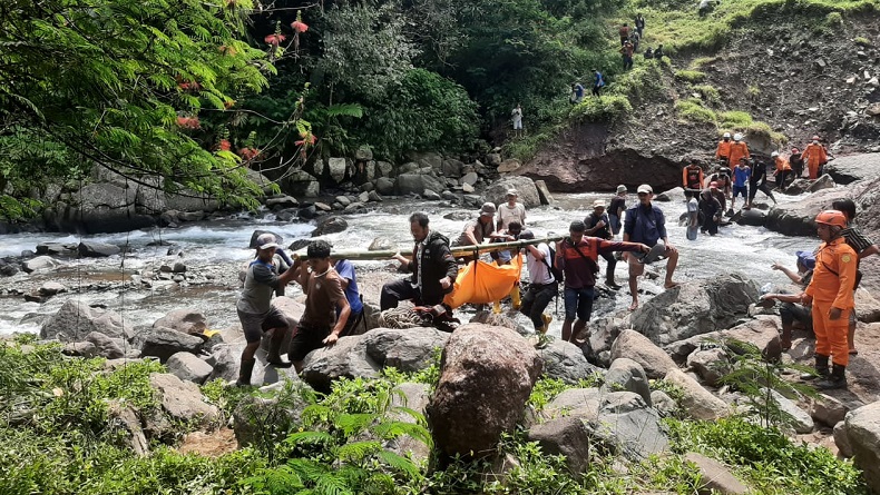 Innalillahi, Warga Cisewu Garut Ditemukan Tewas Terselip Batu usai Hilang Berhari-hari