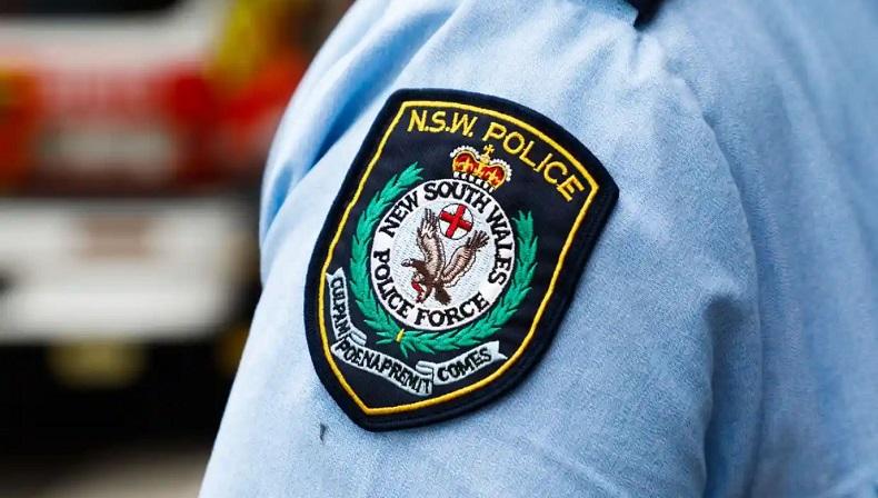 Nenek 95 Tahun Diserang Polisi Pakai Pistol Elektrik di Panti Jompo