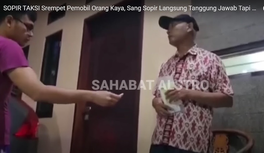 Viral, Sopir Taksi Serempet Mobil Langsung Dikasih Uang karena Tanggung Jawab dan Minta Maaf