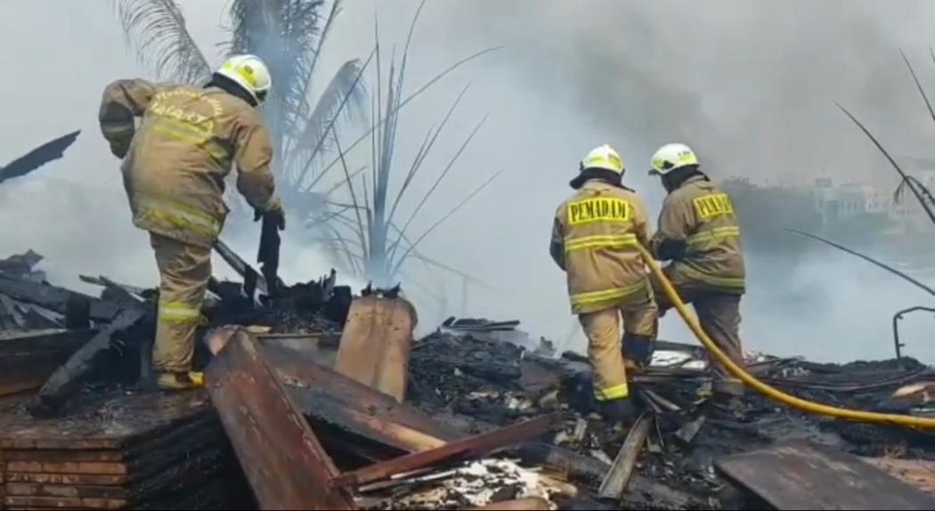 Puluhan Rumah Hangus Dilalap Api di Muara Baru, Diduga akibat Korsleting Listrik