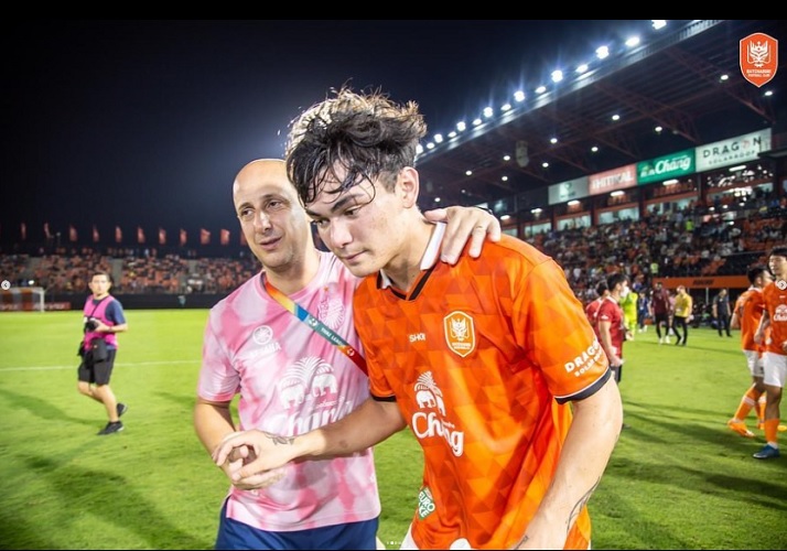 Rachatburi FC Lawan Persija di JIS, Netizen Serang Bek Thailand Jonathan Khemdee