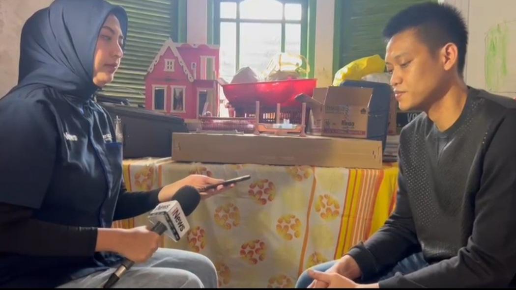 Bikin Haru! Begini Momen Kurnia Meiga Dengar Rekaman Suara Erick Thohir yang Ingin Beri Bantuan