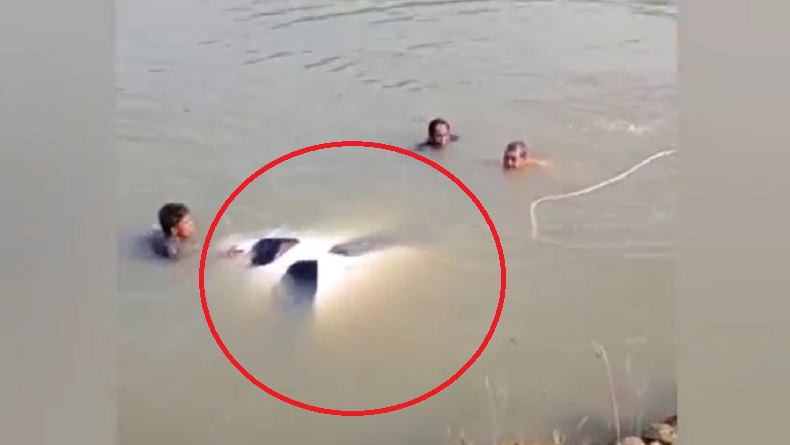Mobil Terjun ke Laut di Bangkalan, Sopir Masih Remaja Salah Injak Gas