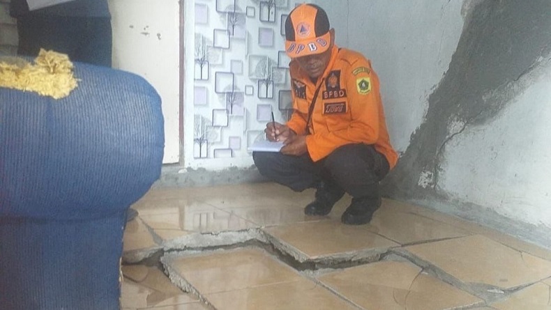 Pergeseran Tanah di Babakan Madang Bogor, Lantai hingga Tembok Rumah Warga Retak-retak