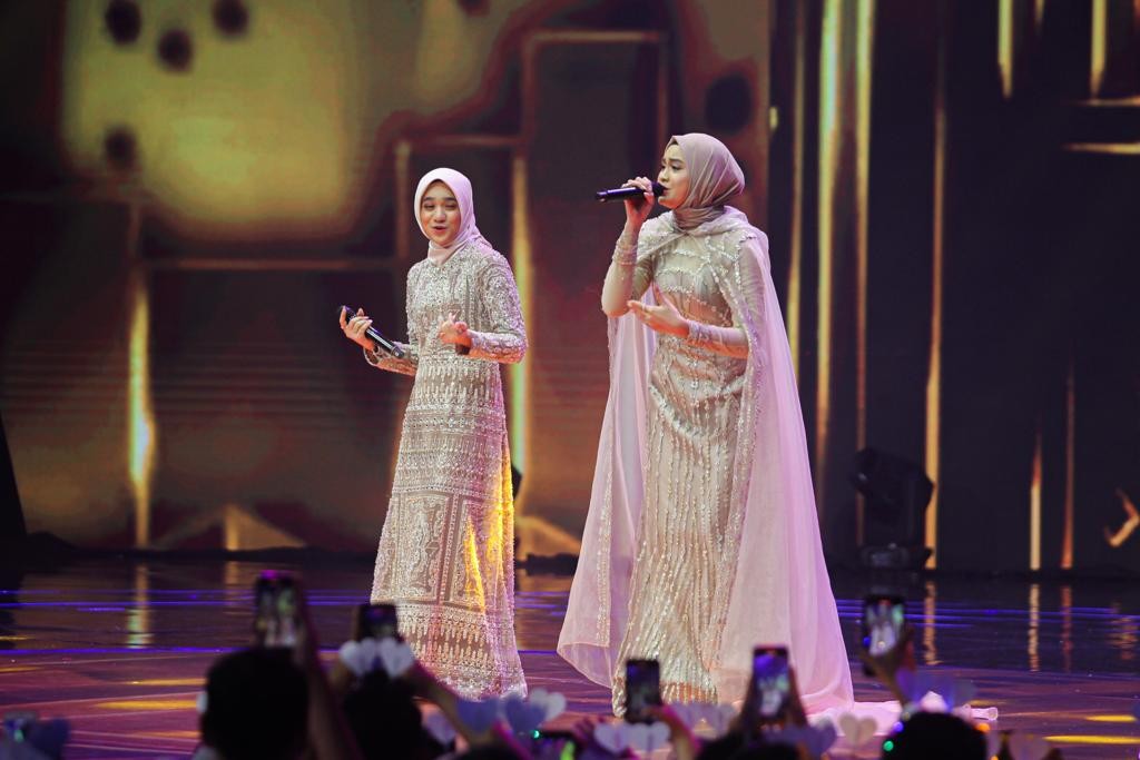 Buka Panggung Result and Reunion Indonesian Idol XII, Salma dan Nabila Bawakan Lagu dari Daerah Asal