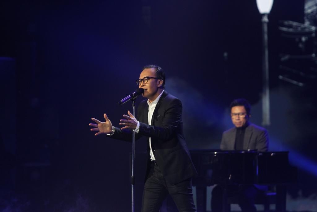 Ari Lasso Guncang Panggung Result & Reunion Indonesian Idol XII dengan Lagu Baru