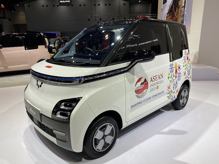 Diskon Rp40 Juta, Wuling Air EV Bekas KTT ASEAN Habis Terjual di Pameran PEVS 2023