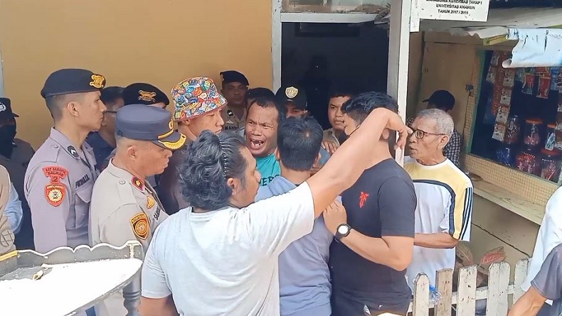 Eksekusi Lahan di Ternate Diwarnai Perlawanan dan Tangis Histeris 4 Pemilik Rumah
