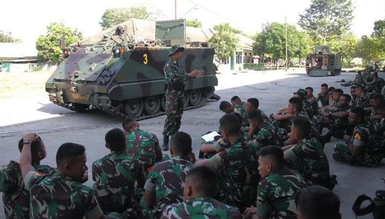 51 Taruna Akmil Tingkat III Digembleng di Markas Yonif Mekanis Raider 413 