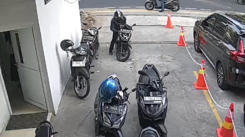 Motor Wartawan Digondol Maling di Duren Sawit Jaktim dalam Hitungan Detik