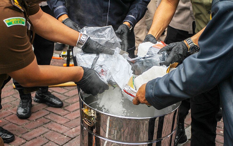Polda Kalsel Musnahkan Belasan Kg Sabu dan Ribuan Pil Ekstasi Bernilai Miliaran Rupiah