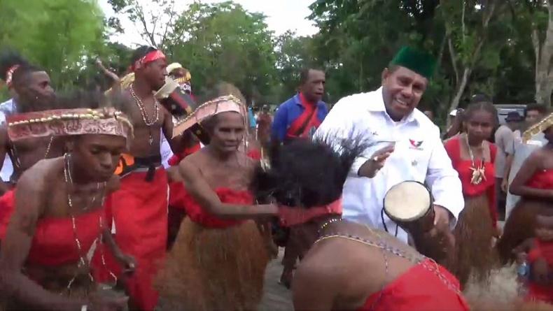 Diiringi Tarian Adat, Partai Perindo Papua Barat Daya Daftarkan 35 Bacaleg ke KPU