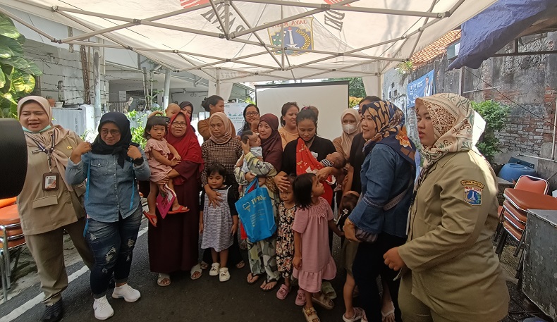 Cek Kesehatan Balita di Petojo Utara Bareng MNC Peduli, Warga: Masyarakat Jadi Lebih Semangat
