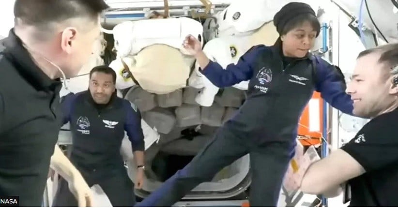 Ini Dia Astronot Perempuan Arab Pertama, Baru Tiba di Stasiun Luar Angkasa 