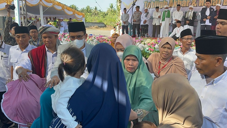 Jemaah NWDI Banjiri Pengajian TGB Zainul Majdi di Korleko Lotim