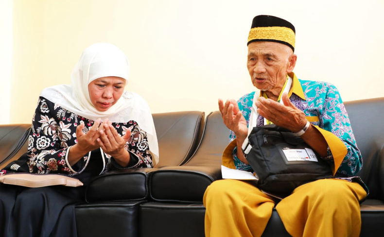Cerita Mbah Harun Calhaj Tertua 119 Tahun Naik Haji, Rela Jual Sapi Kesayangan