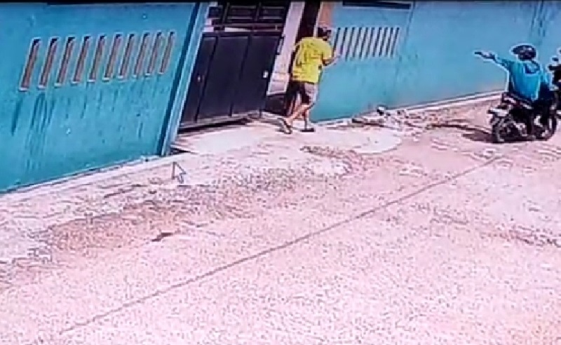 Pencuri Motor di Cibitung Bekasi Diduga Todongkan Pistol, Terekam CCTV
