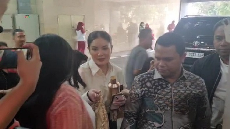 Penyanyi Nindy Ayunda Tiba di Bareskrim, Diperiksa Kasus Dito Mahendra