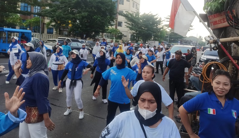  Ibu-Ibu Antusias Senam Sehat di Kemayoran, Semangat Partai Perindo