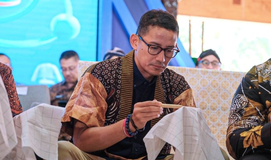 Momen Sandiaga Membatik Nitik di Workshop KaTa Kreatif 2023 Bantul Yogyakarta