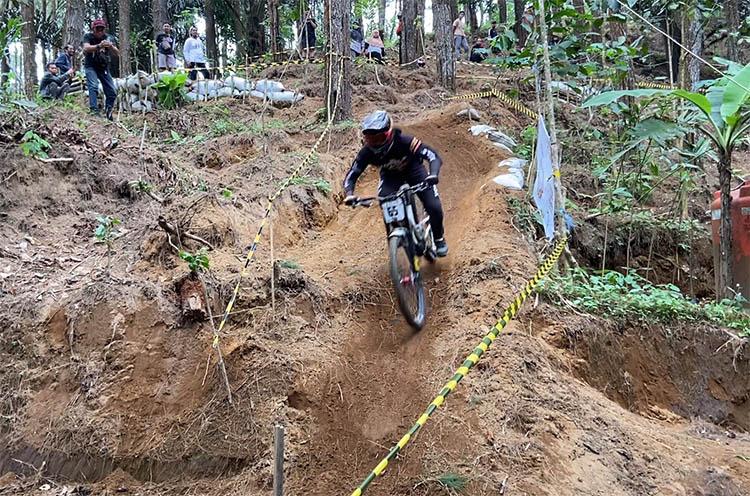 204 Peserta Ramaikan BOB Downhill Competition 2023 di Kawasan Borobudur Highland