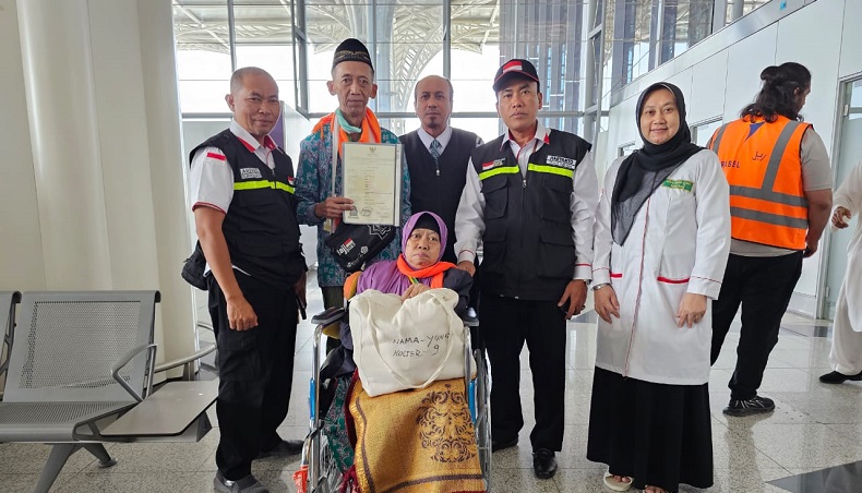 Tertahan 2 Jam di Imigrasi Madinah karena Paspor Tertinggal, Jemaah Haji Asal Gresik Diberi SPLP