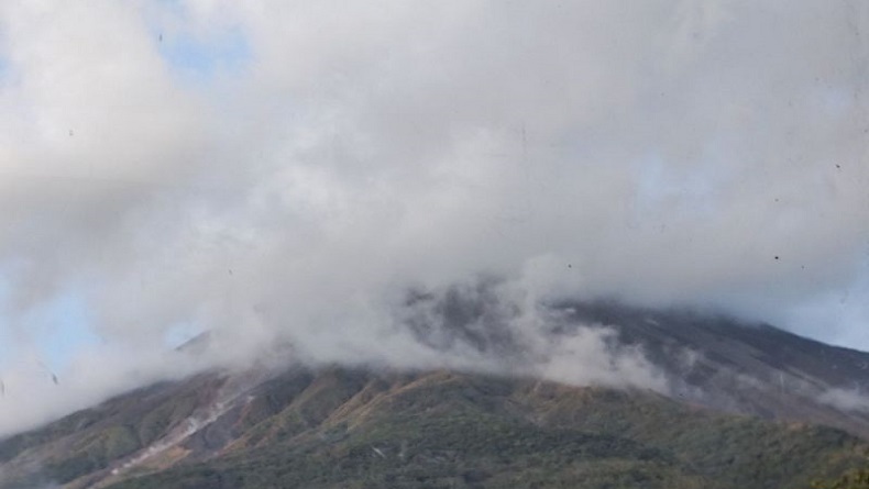 Lava Gunung Karangetang Mengarah ke Sejumlah Kali, Warga Dimita Tak Langgar Zona Bahaya