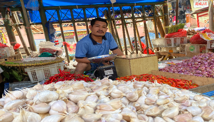 Pedagang: Harga Bawang Putih Mahal, Kualitas Menurun