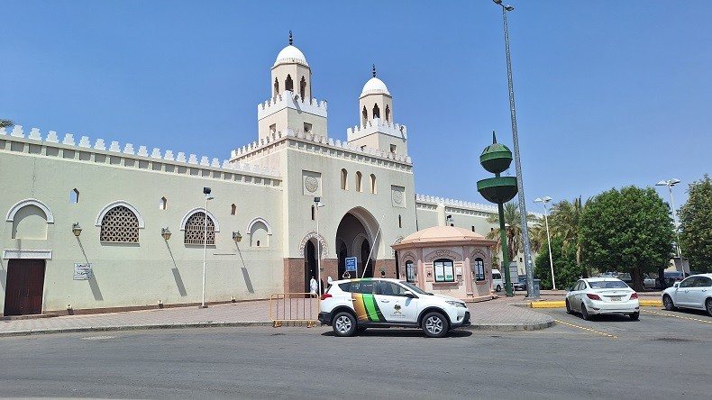 24 WNI Ditangkap saat Miqat di Bir Ali, Kedapatan Tak Punya Visa Haji