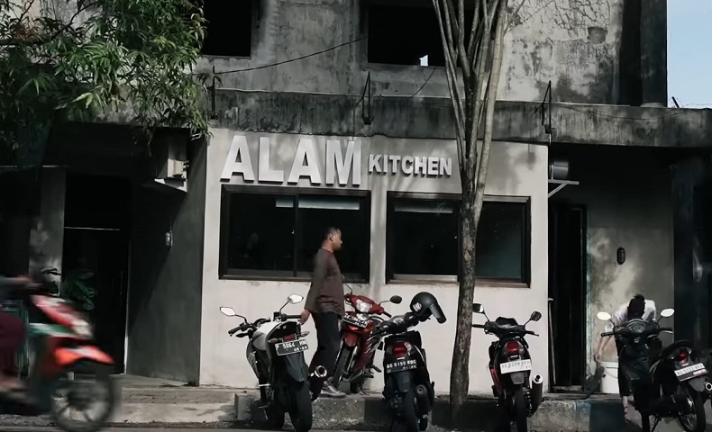 Berawal dari Gerobak Kecil, Pria Ini Sukses Buka Restoran Beromzet Rp100 Juta per Bulan 