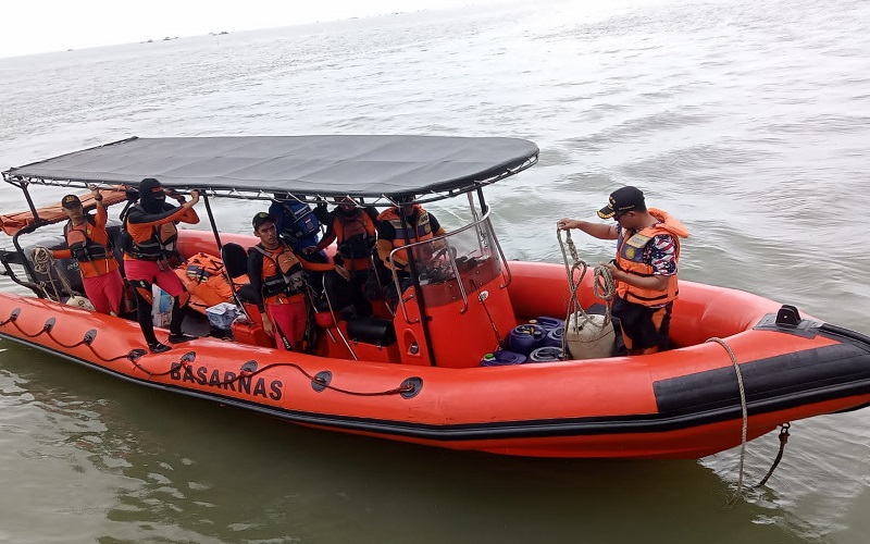 Basarnas Padang Evakuasi 2 Nelayan yang Terjebak Mesin Mati di Tengah Laut
