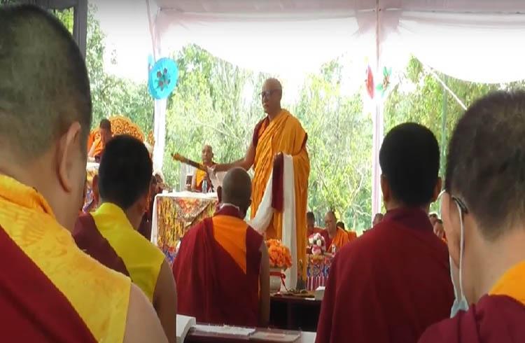 600 Umat Buddha dari 12 Negara Gelar Doa Perdamaian Dunia di Candi Borobudur