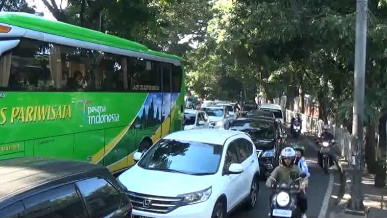 Libur Harlah Pancasila-Long Weekend, Lembang KBB Dipadati Ribuan Kendaraan Wisatawan
