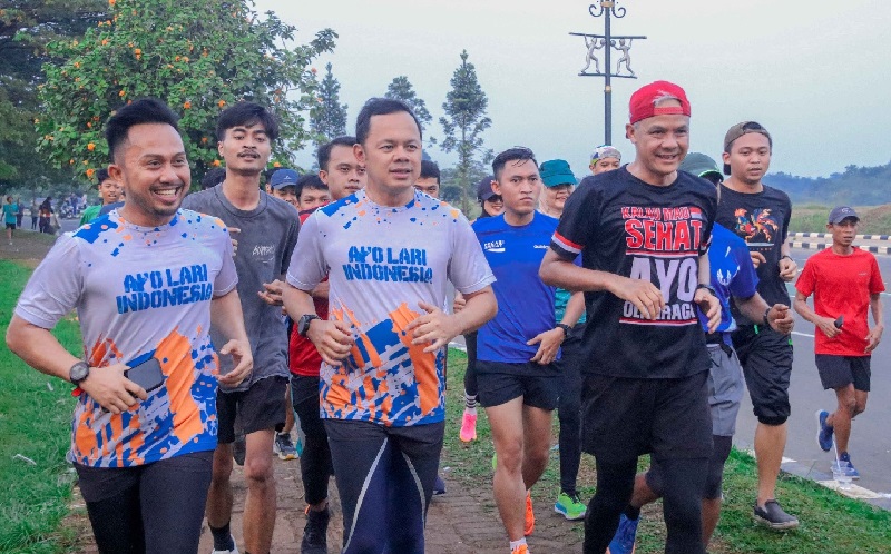 Ganjar Pranowo Lari Bareng Bima Arya di Pakansari Bogor, Dorong Anak Muda Rajin Olahraga